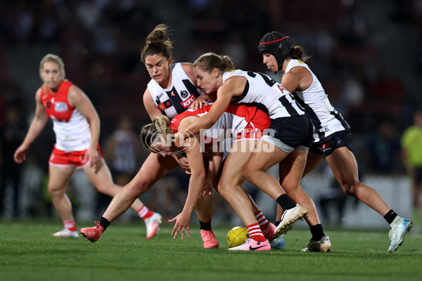 AFLW 2024 Round 01 - Sydney v Collingwood - A-53544741