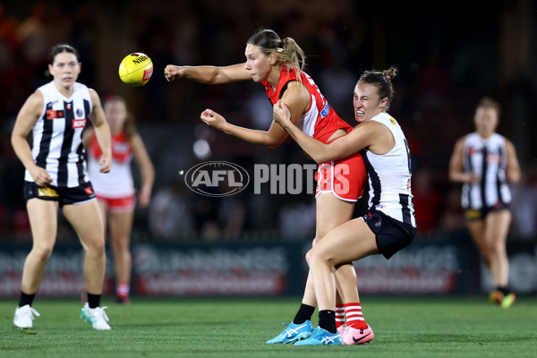 AFLW 2024 Round 01 - Sydney v Collingwood - A-53544791