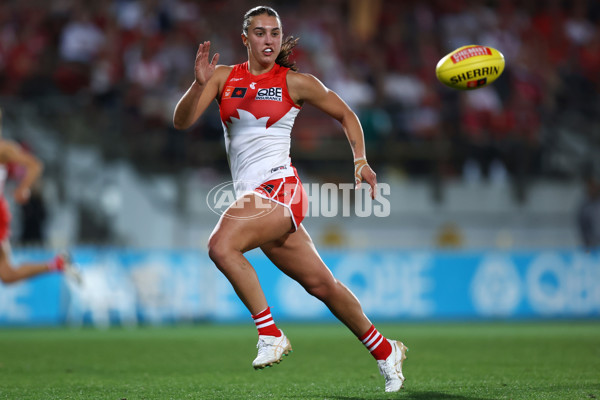 AFLW 2024 Round 01 - Sydney v Collingwood - A-53544799