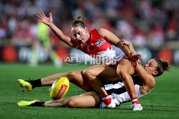 AFLW 2024 Round 01 - Sydney v Collingwood - A-53544810