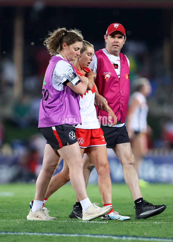 AFLW 2024 Round 01 - Sydney v Collingwood - A-53544820