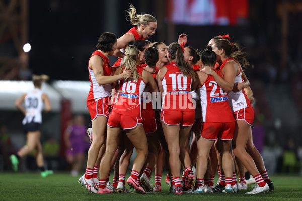 AFLW 2024 Round 01 - Sydney v Collingwood - A-53544826