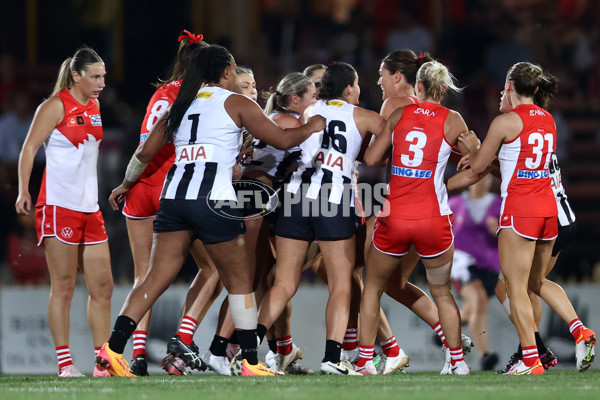 AFLW 2024 Round 01 - Sydney v Collingwood - A-53544833