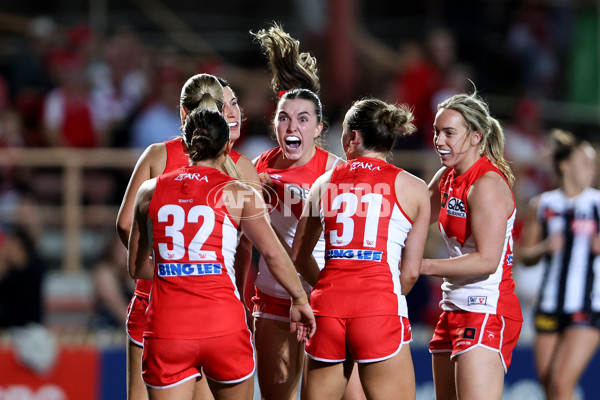 AFLW 2024 Round 01 - Sydney v Collingwood - A-53547549