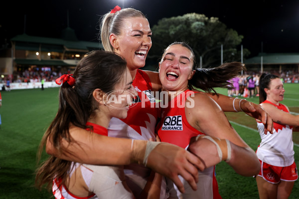 AFLW 2024 Round 01 - Sydney v Collingwood - A-53547562