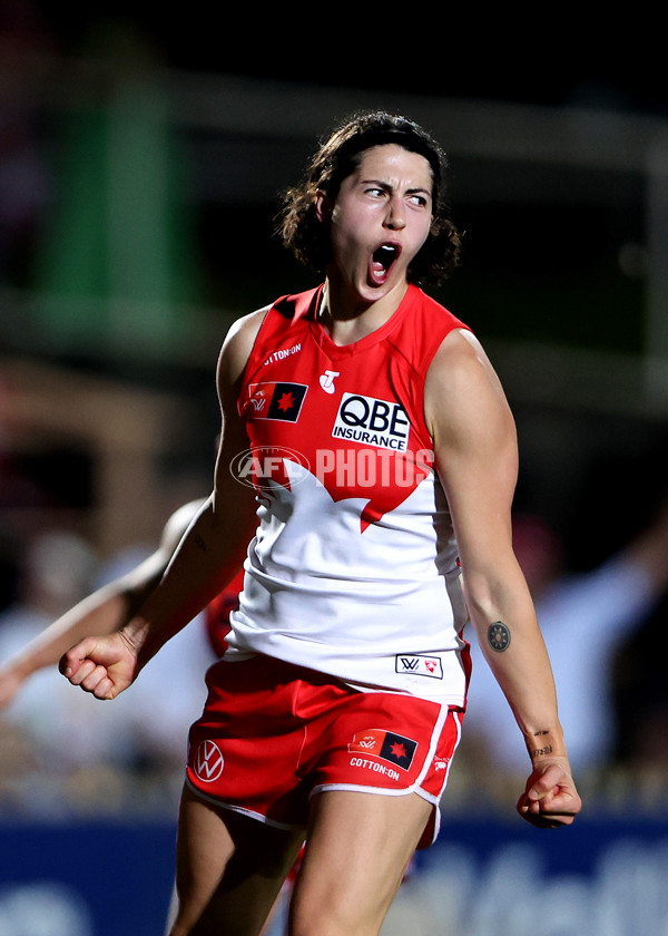 AFLW 2024 Round 01 - Sydney v Collingwood - A-53547563