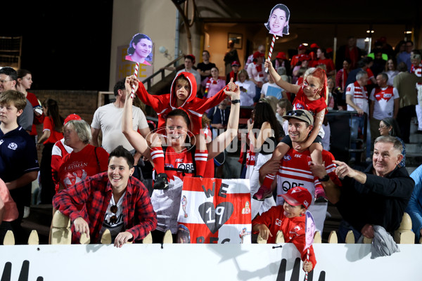 AFLW 2024 Round 01 - Sydney v Collingwood - A-53547572