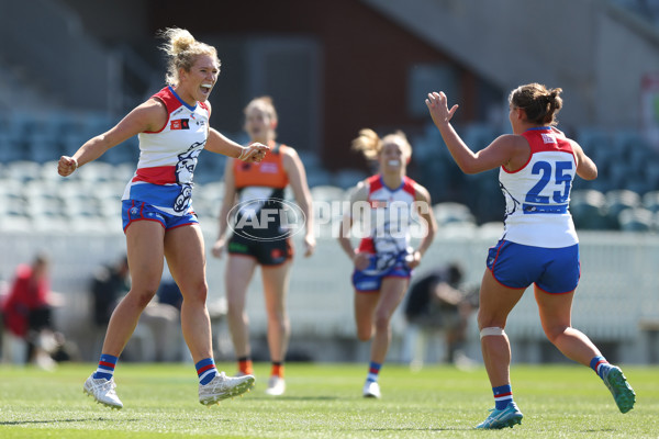 AFLW 2024 Round 01 - GWS v Western Bulldogs - A-53556609