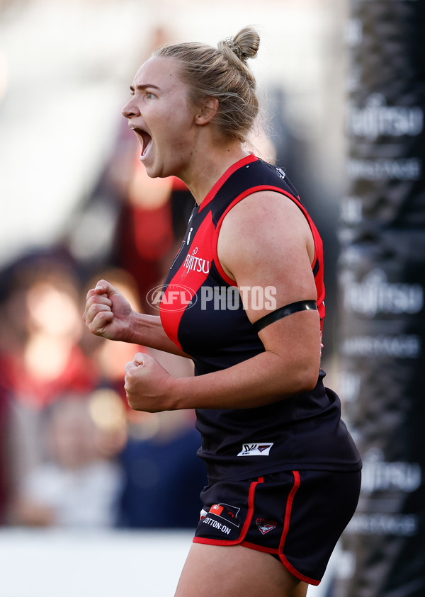 AFLW 2024 Round 01 - Essendon v Fremantle - A-53565813