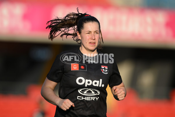 AFLW 2024 Round 01 - Gold Coast v St Kilda - A-53570513