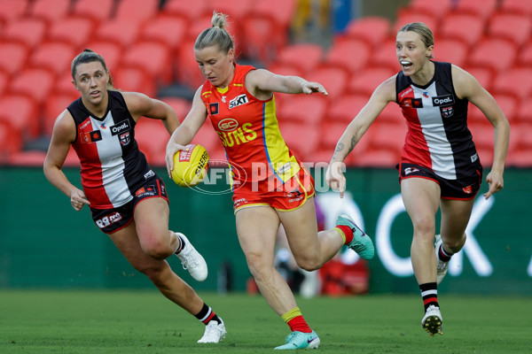 AFLW 2024 Round 01 - Gold Coast v St Kilda - A-53570574