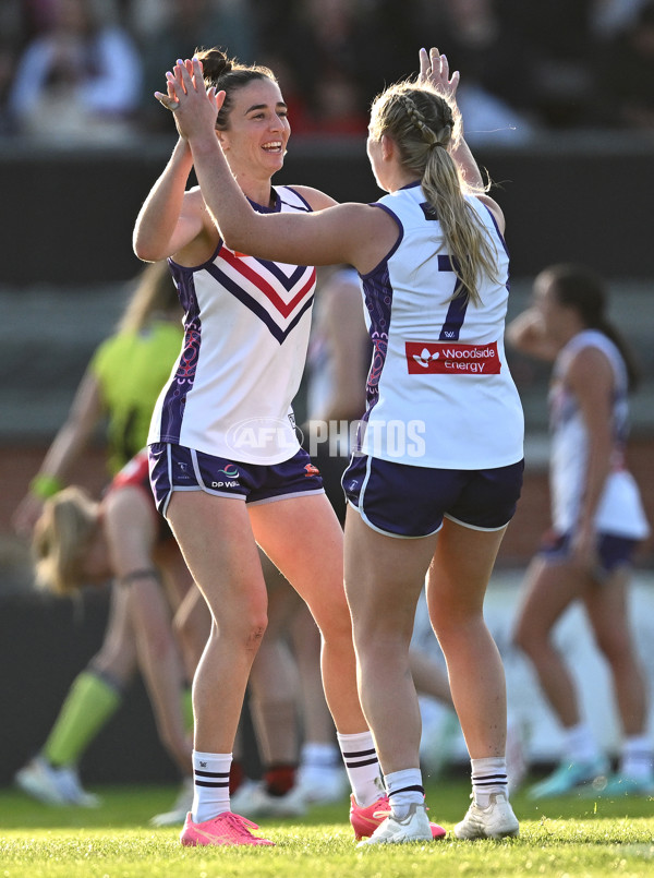 AFLW 2024 Round 01 - Essendon v Fremantle - A-53571362