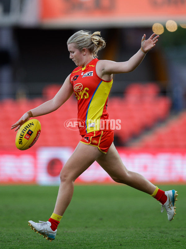 AFLW 2024 Round 01 - Gold Coast v St Kilda - A-53575363