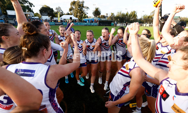 AFLW 2024 Round 01 - Essendon v Fremantle - A-53575396