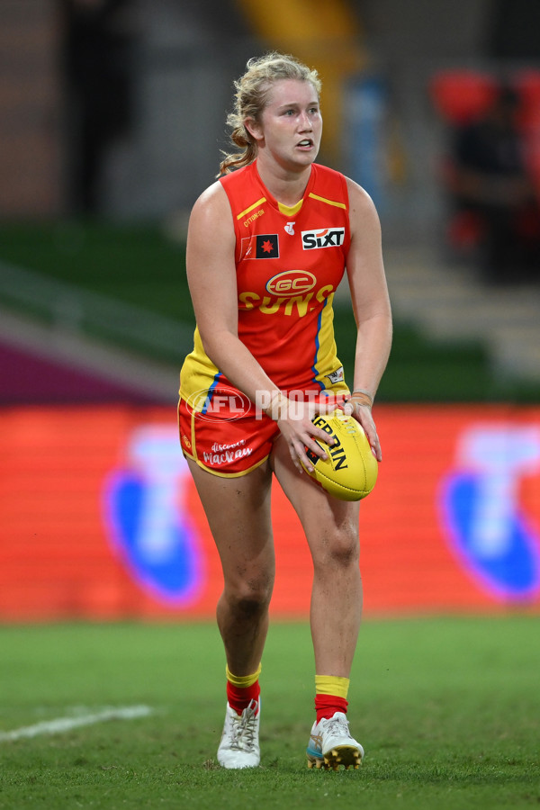 AFLW 2024 Round 01 - Gold Coast v St Kilda - A-53575434