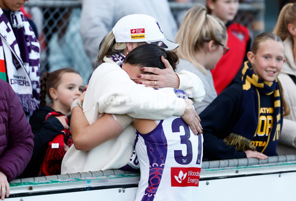 AFLW 2024 Round 01 - Essendon v Fremantle - A-53576068