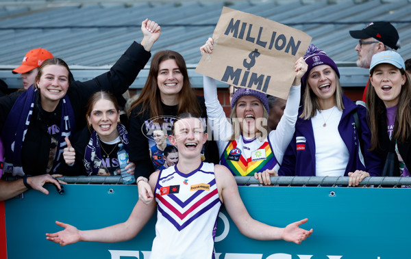 AFLW 2024 Round 01 - Essendon v Fremantle - A-53576069