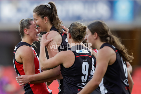 AFLW 2024 Round 01 - Gold Coast v St Kilda - A-53576082