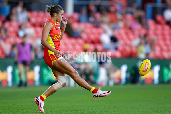 AFLW 2024 Round 01 - Gold Coast v St Kilda - A-53576084