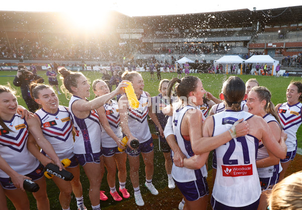 AFLW 2024 Round 01 - Essendon v Fremantle - A-53576101