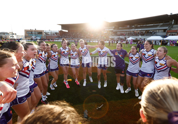 AFLW 2024 Round 01 - Essendon v Fremantle - A-53576104