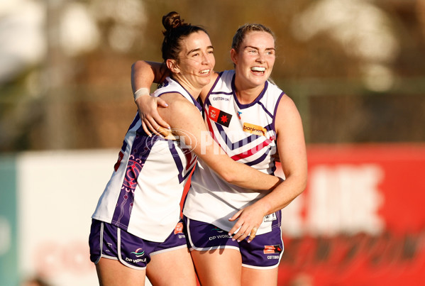 AFLW 2024 Round 01 - Essendon v Fremantle - A-53576116