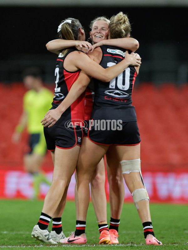 AFLW 2024 Round 01 - Gold Coast v St Kilda - A-53583176