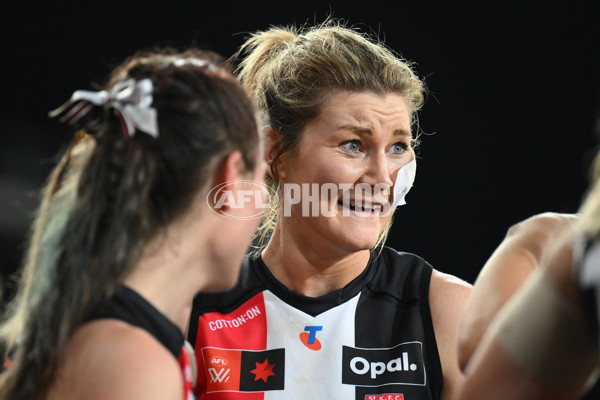 AFLW 2024 Round 01 - Gold Coast v St Kilda - A-53583348