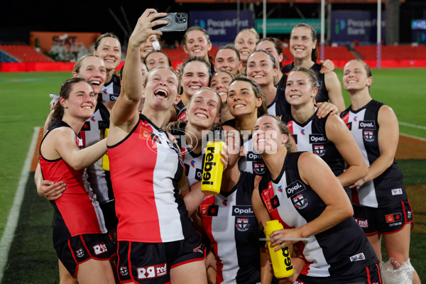 AFLW 2024 Round 01 - Gold Coast v St Kilda - A-53583357