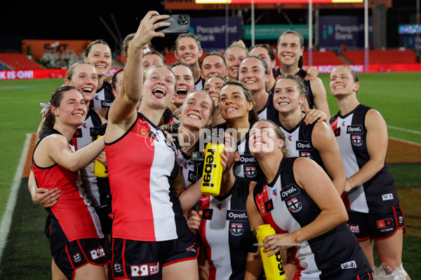 AFLW 2024 Round 01 - Gold Coast v St Kilda - A-53583360