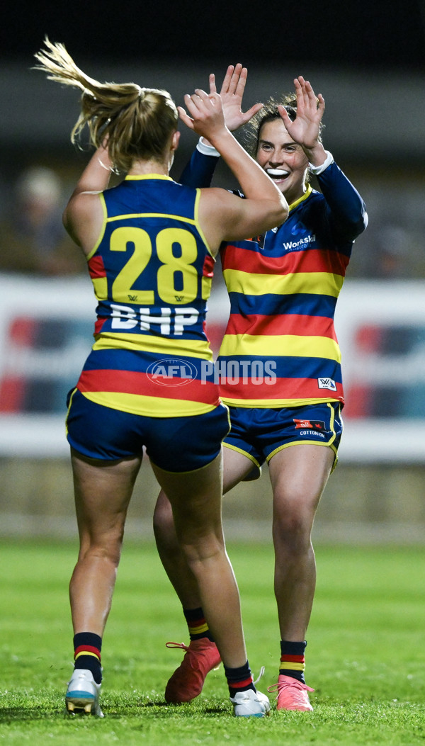 AFLW 2024 Round 01 - Port Adelaide v Adelaide - A-53586236