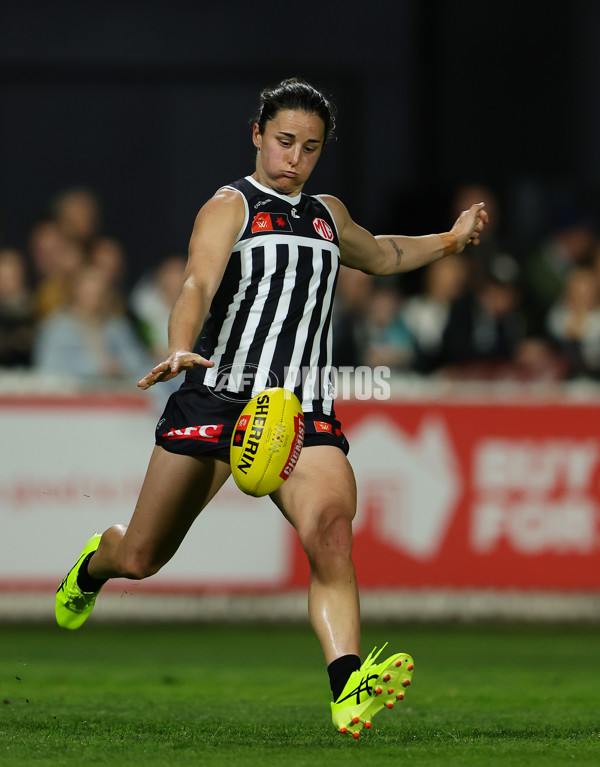 AFLW 2024 Round 01 - Port Adelaide v Adelaide - A-53588570