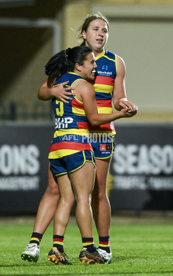 AFLW 2024 Round 01 - Port Adelaide v Adelaide - A-53591273