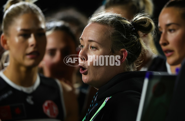 AFLW 2024 Round 01 - Port Adelaide v Adelaide - A-53593339