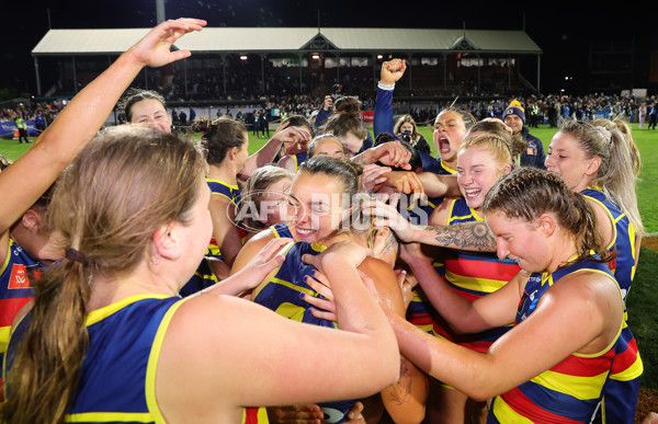 AFLW 2024 Round 01 - Port Adelaide v Adelaide - A-53595794