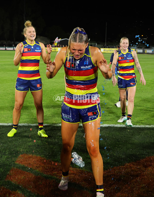 AFLW 2024 Round 01 - Port Adelaide v Adelaide - A-53596880