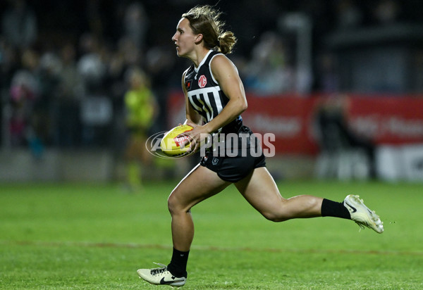 AFLW 2024 Round 01 - Port Adelaide v Adelaide - A-53596942
