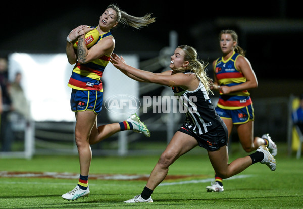 AFLW 2024 Round 01 - Port Adelaide v Adelaide - A-53598275