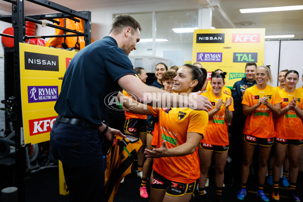 AFLW 2024 Round 01 - Hawthorn v Carlton - A-53602209