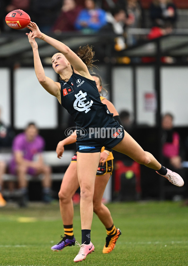 AFLW 2024 Round 01 - Hawthorn v Carlton - A-53606964