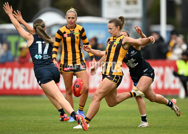 AFLW 2024 Round 01 - Hawthorn v Carlton - A-53606982