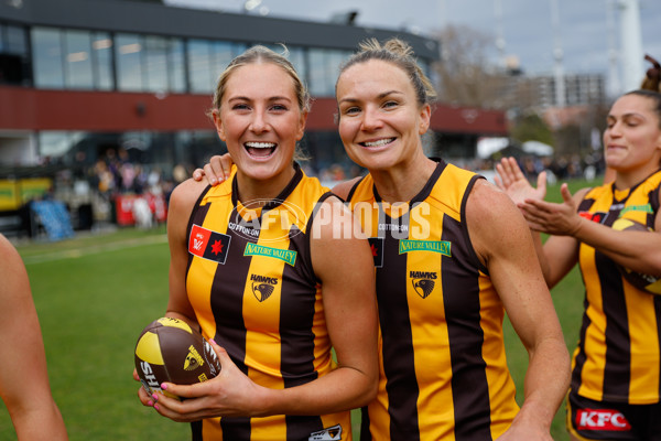 AFLW 2024 Round 01 - Hawthorn v Carlton - A-53611561