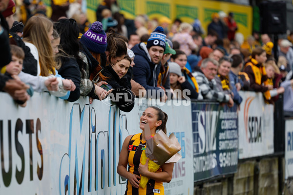 AFLW 2024 Round 01 - Hawthorn v Carlton - A-53611566