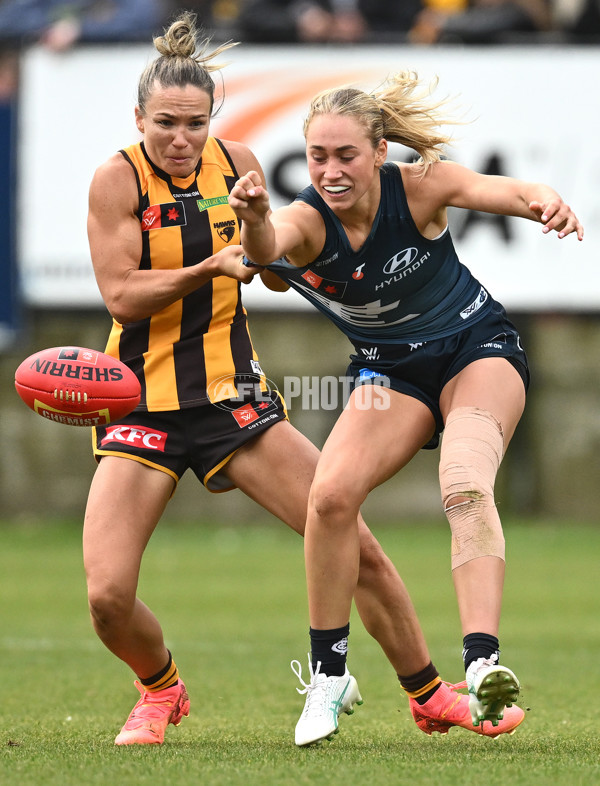 AFLW 2024 Round 01 - Hawthorn v Carlton - A-53611597