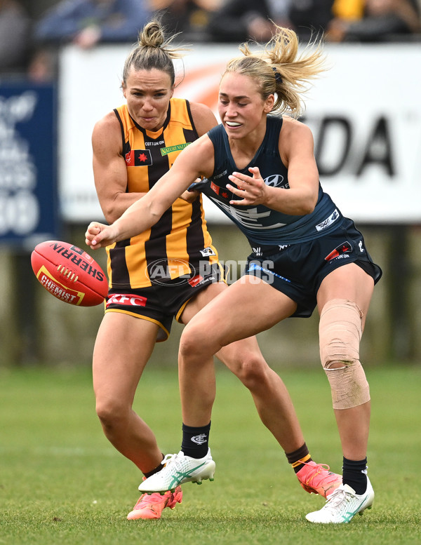 AFLW 2024 Round 01 - Hawthorn v Carlton - A-53611599