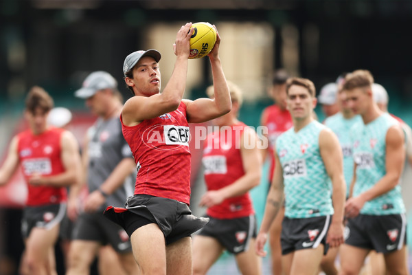 AFL 2024 Training - Sydney 040924 - A-53686602