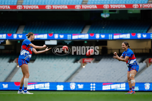 AFLW 2024 Round 02 - Western Bulldogs v Port Adelaide - A-53704994