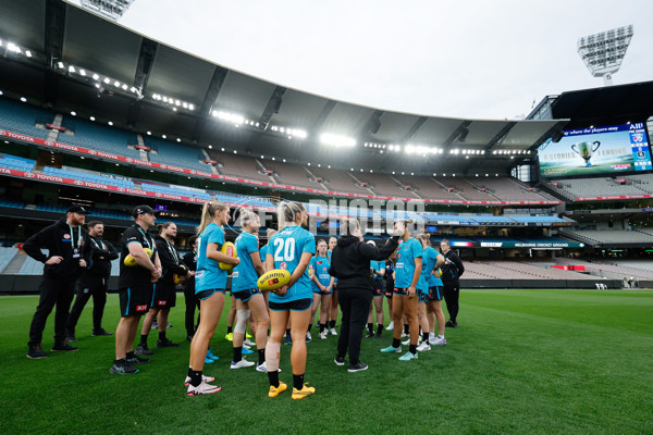 AFLW 2024 Round 02 - Western Bulldogs v Port Adelaide - A-53708275