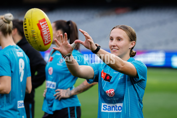 AFLW 2024 Round 02 - Western Bulldogs v Port Adelaide - A-53708276