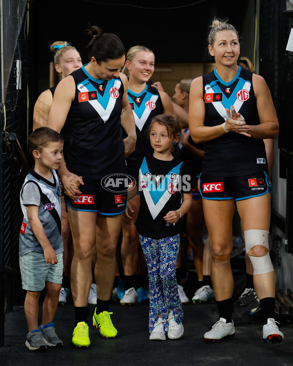 AFLW 2024 Round 02 - Western Bulldogs v Port Adelaide - A-53708338